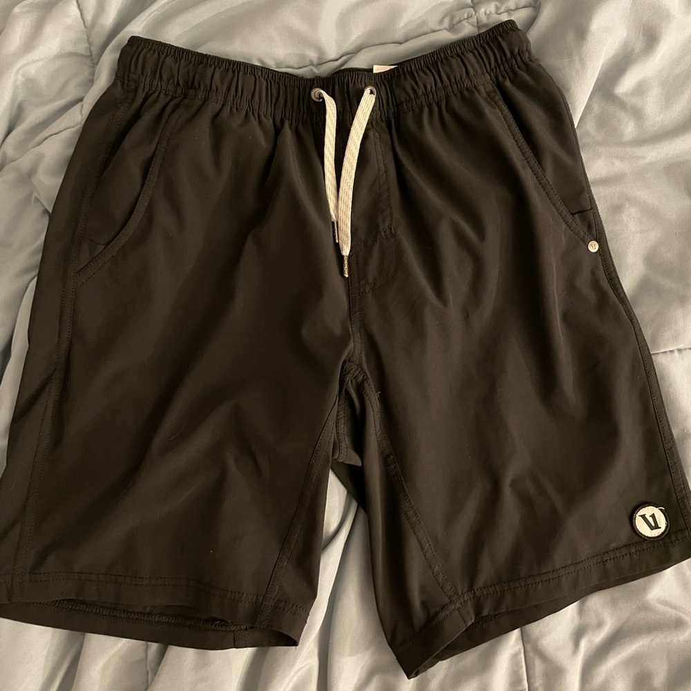 Vuori mens shorts with liner